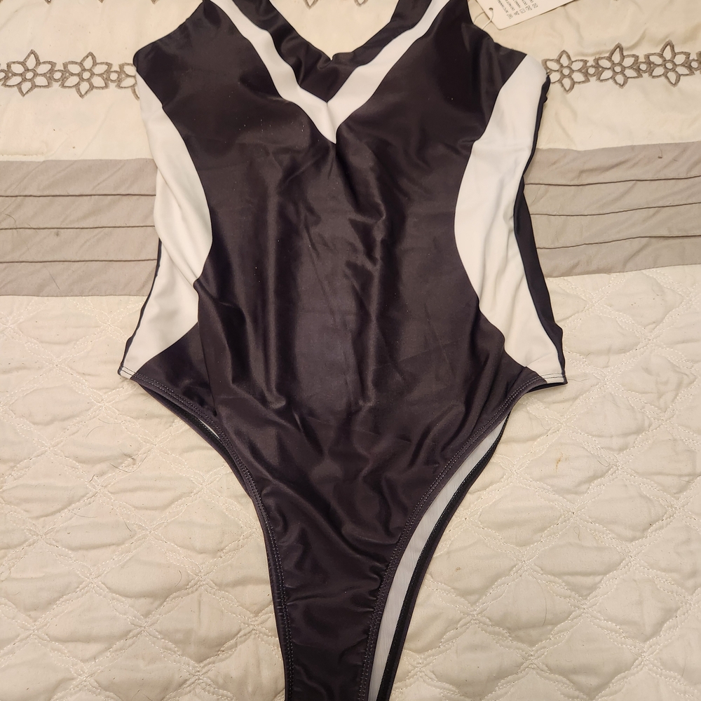 VENUS Black and White One-Piece Swimsuit